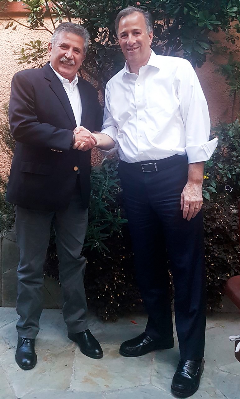 Diputado del PRD se suma a campaña de Meade